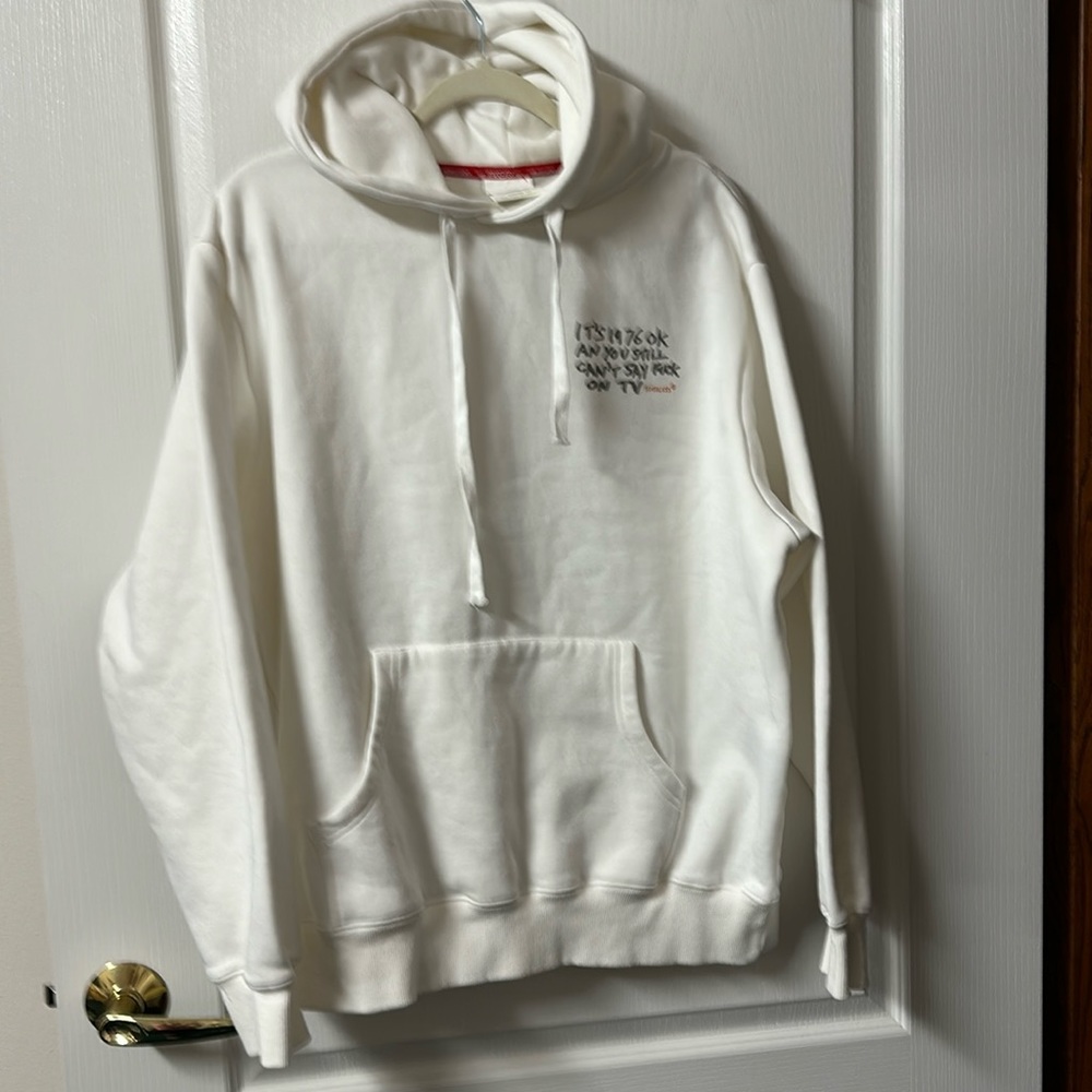 This is good quality hoodie. This is new, never been worn.